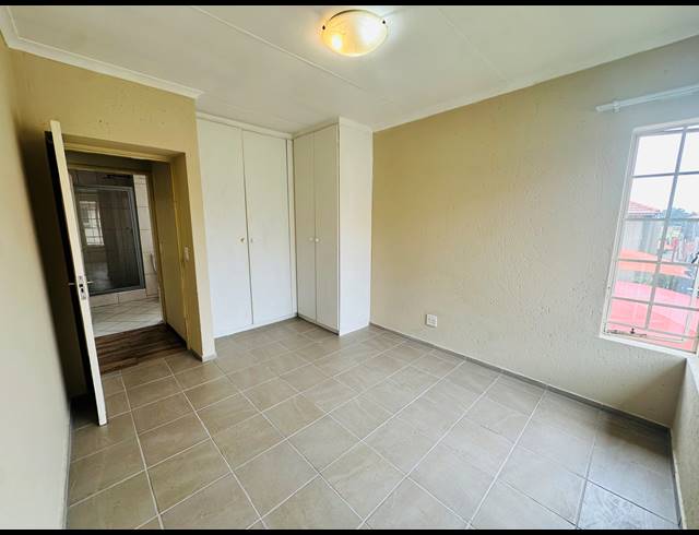 2 BEDROOM APARTMENT FOR SALE IN BRENTWOOD PARK
